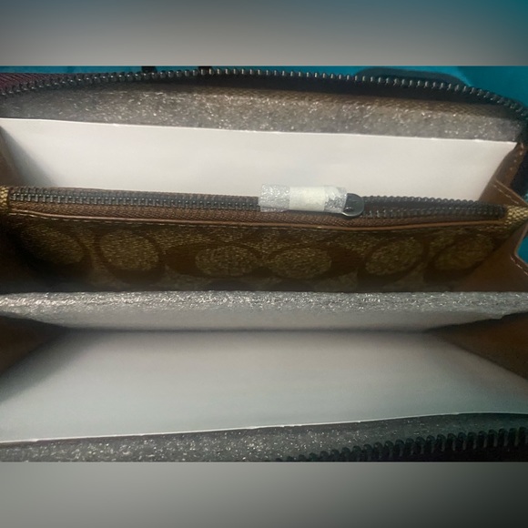 Disney X Coach Long Zip Around Wallet W/ Signature Canvas And Once Upon A Dream - Picture 7 of 7